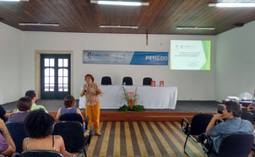Pesquisadora de Universidade do Ceará discute trabalho, ócio e capitalismo em conferência magna do Caiite Penedo