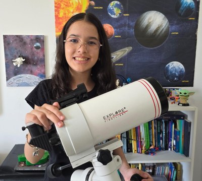 Pela segunda vez, a astrônoma mirim alagoana recebe destaque em premiação internacional Pela segunda vez, a astrônoma mirim alagoana recebe destaque em premiação internacional
