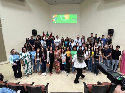 Cerimonia de lançamento da coletânea Ciência na Escola